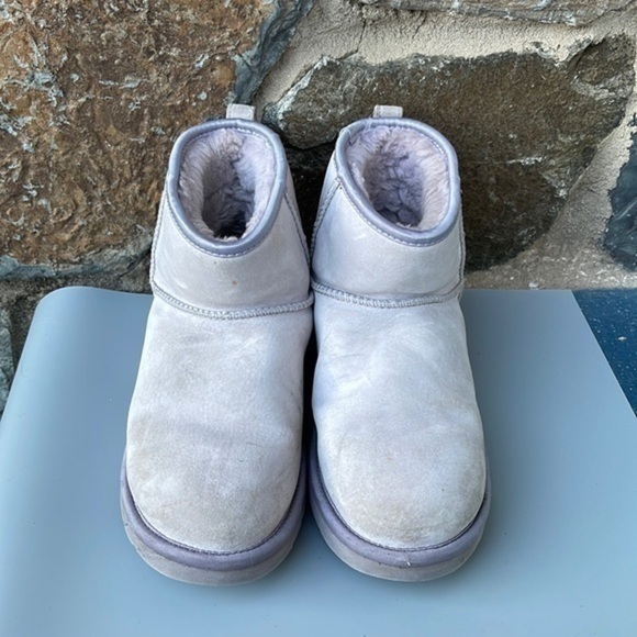 UGG Classic Mini SWAROVSKI CRYSTAL Bow Low Boots LILAC Size 7 - Picture 1 of 6